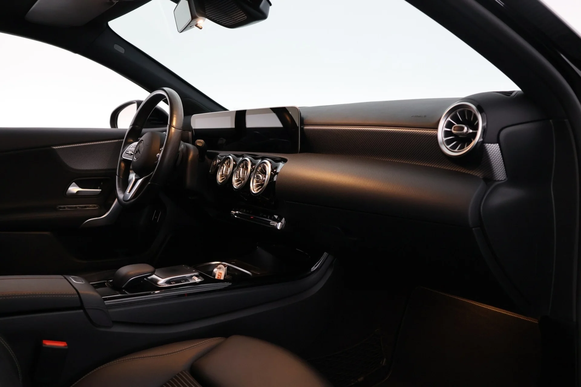 Car Image - 1w75uiO0h6Shs0hRyfbB4A