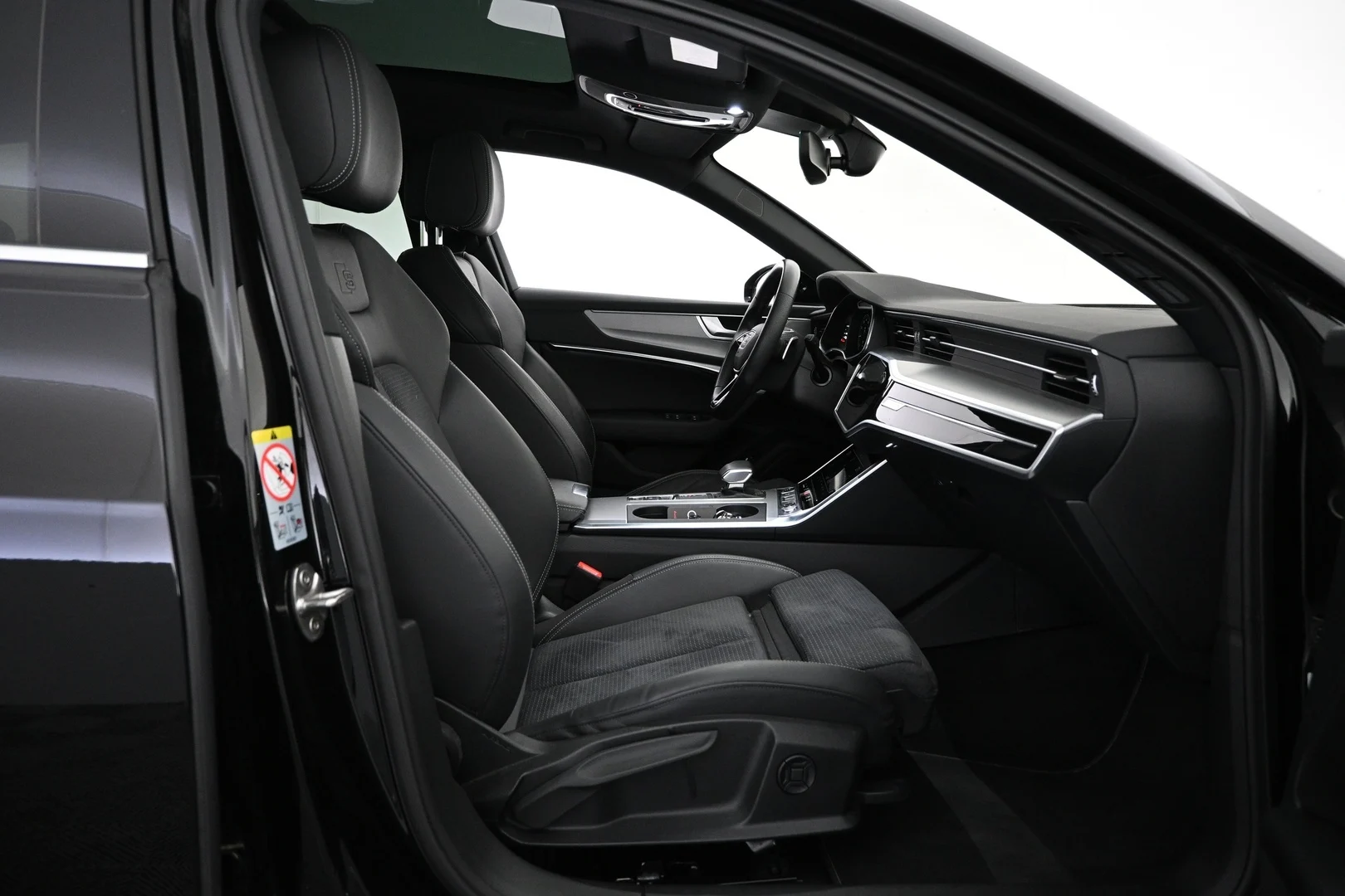Car Image - 7DGOhM9apQeuMotoH8tM0V
