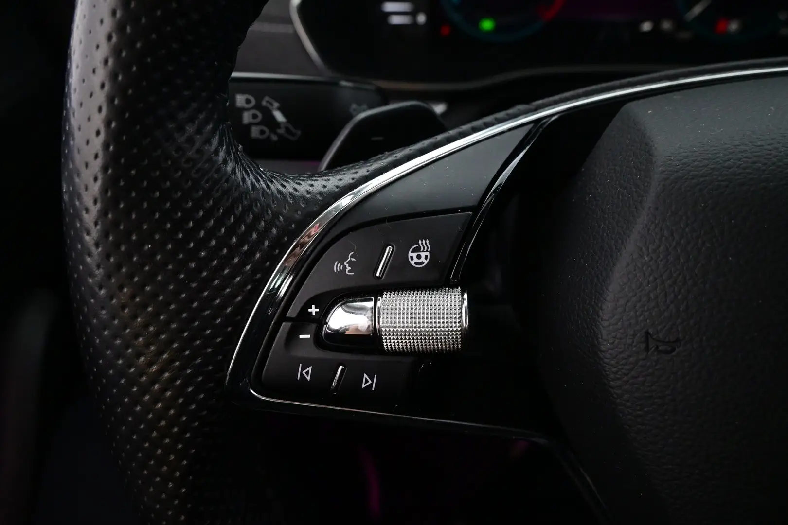 Car Image - 2RtFu7saWiXfKX4kXyRE1q