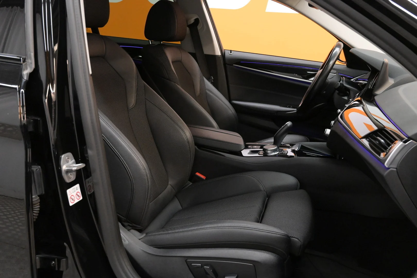 Car Image - Gf9VgdRJ48STAzgiwiKXp