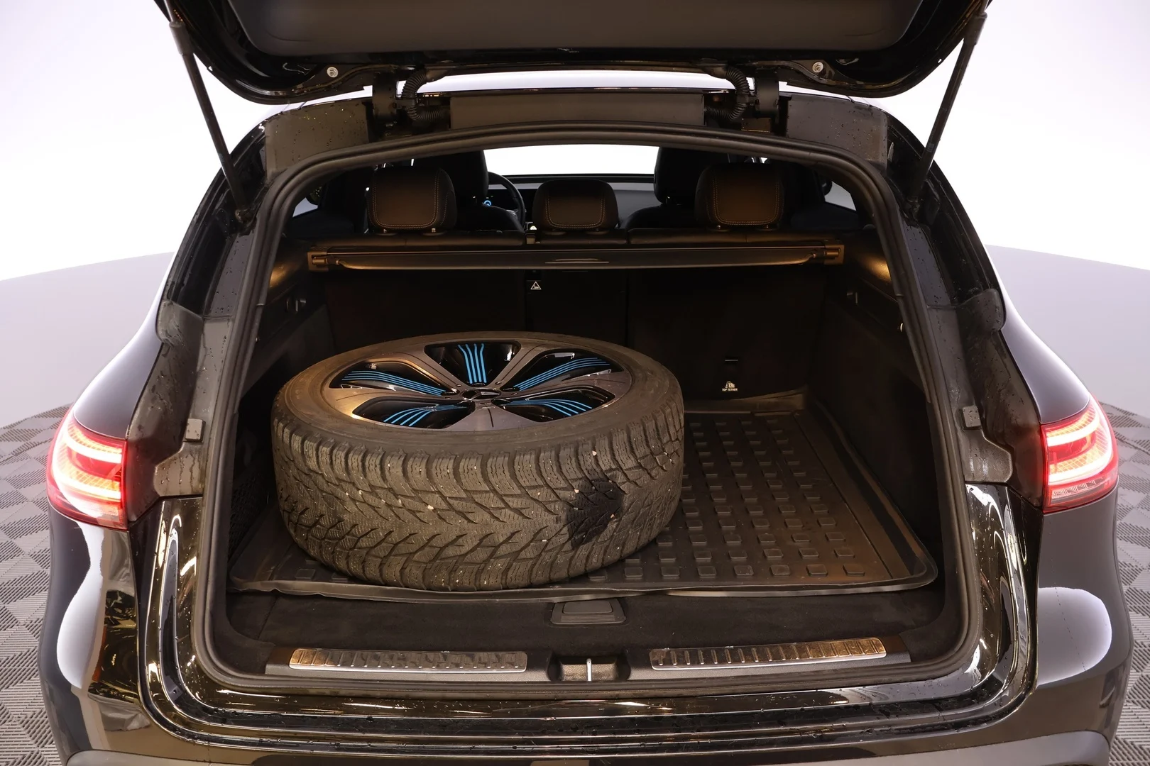Car Image - 3hbh1uTP8uAGM2hzyJrofa
