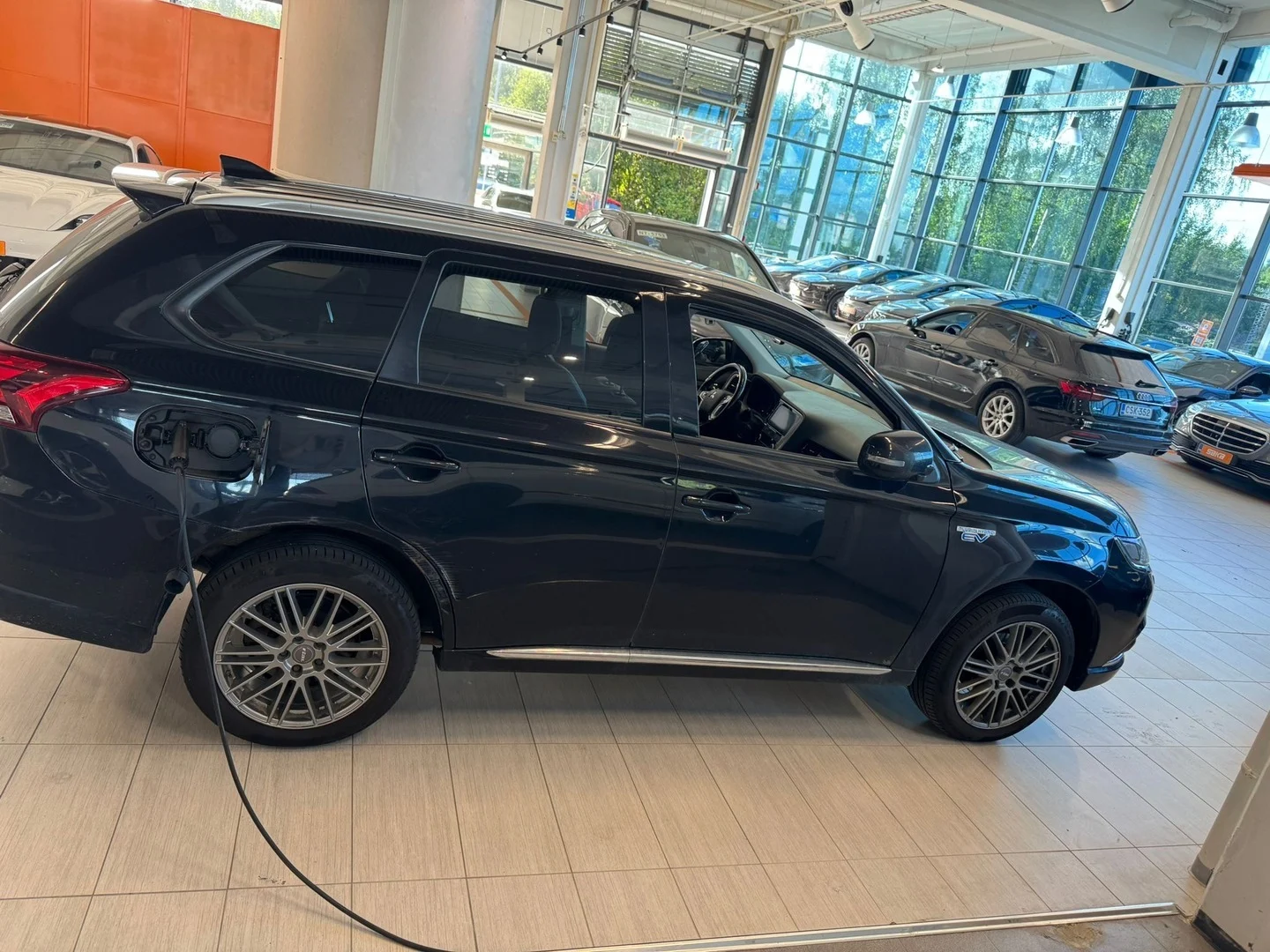 Car Image - 64X4Y1bmH59uXDwBotlQUf