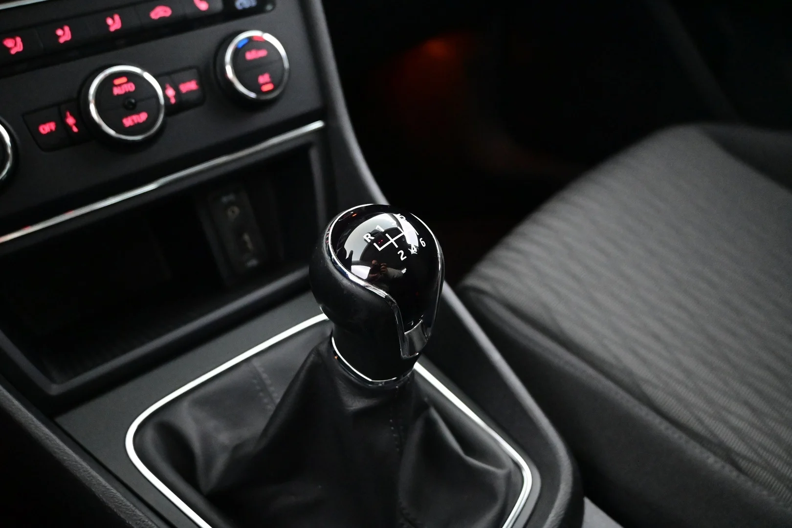 Car Image - 5sCysR9fs985qlH9f920KN