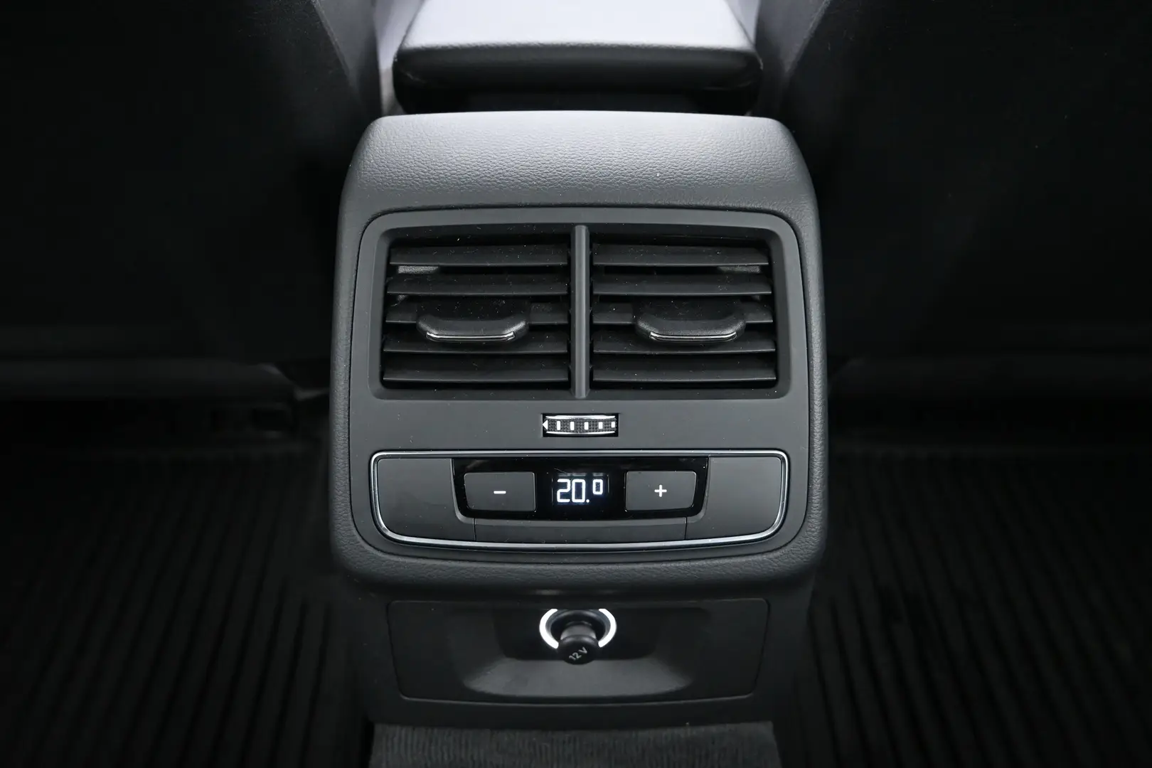 Car Image - jT230fUrWJRqL9iJI4CvC