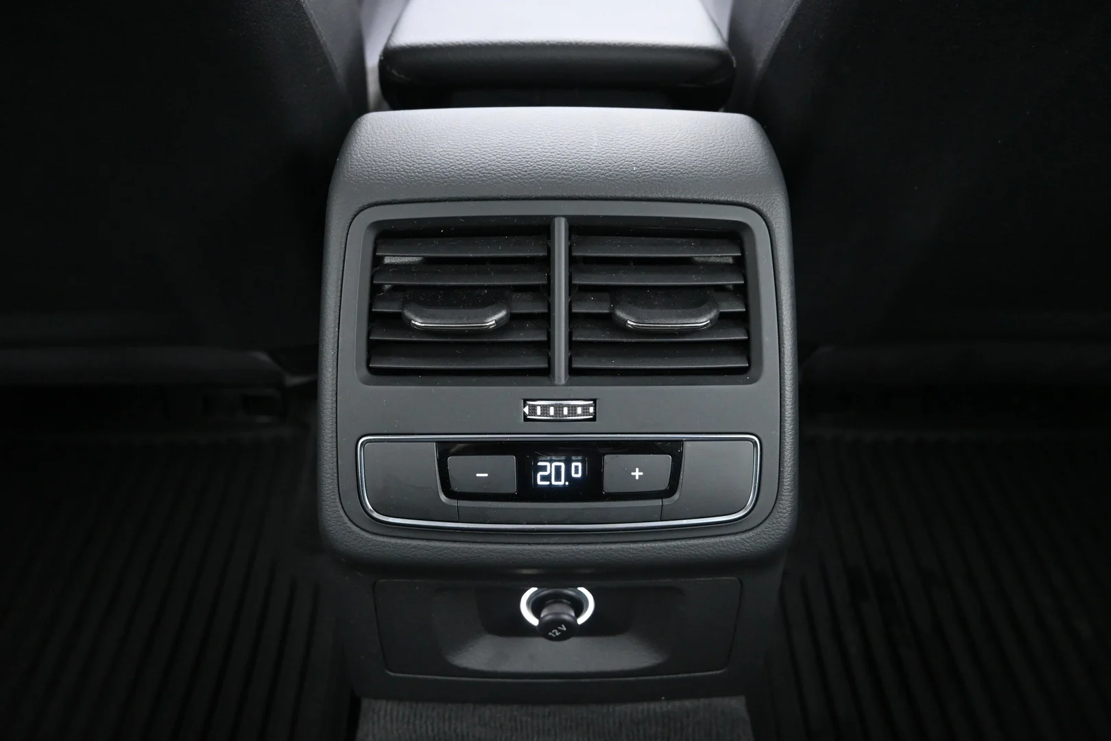 Car Image - jT230fUrWJRqL9iJI4CvC