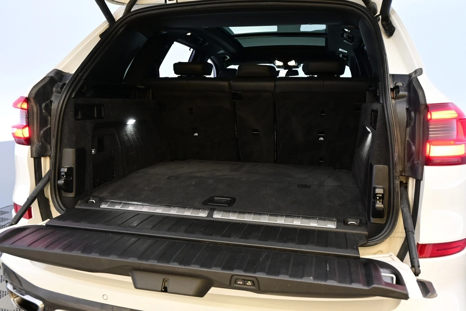 Car Image - 4SwrSPkNyzEo09x3c19kKl