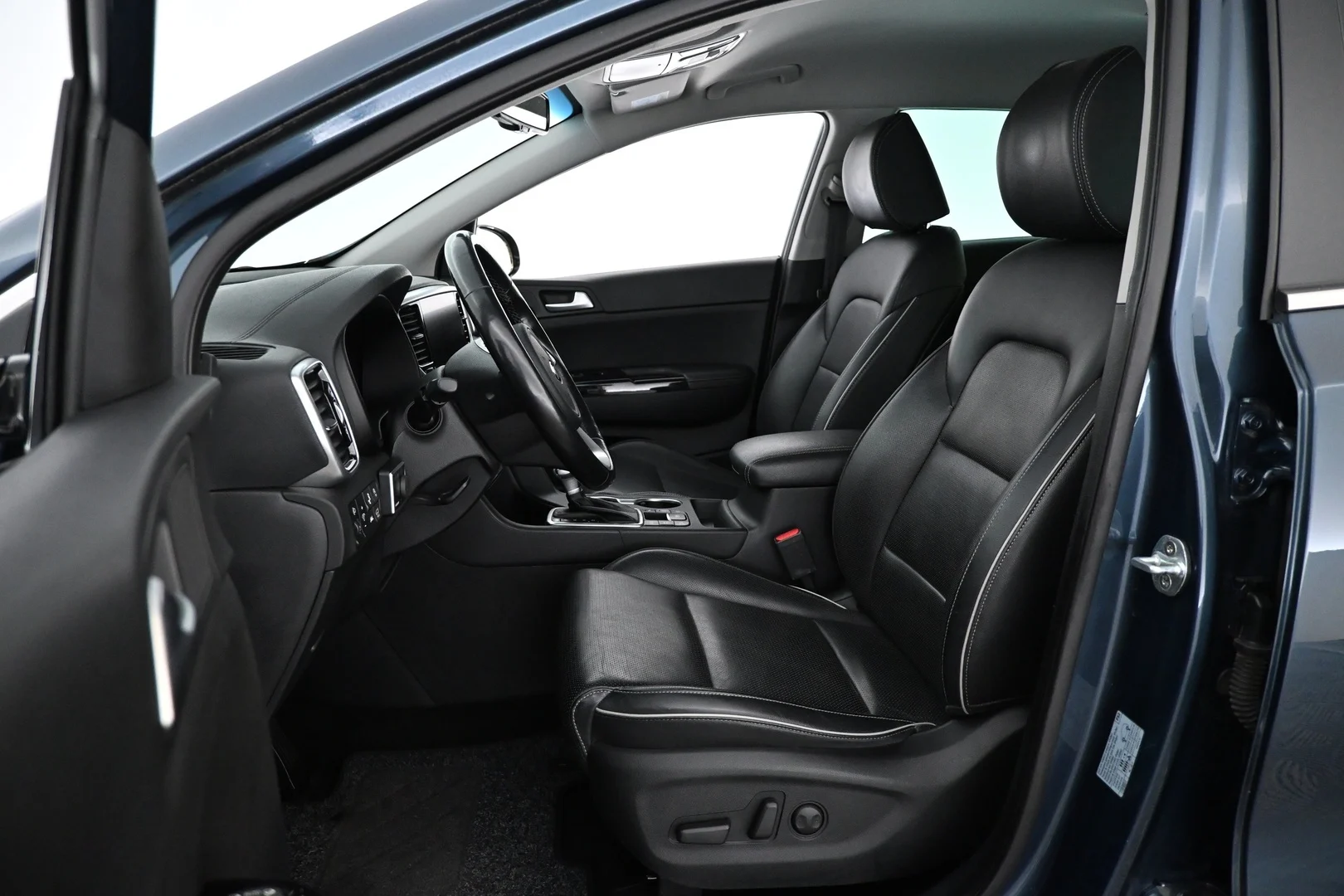 Car Image - 7C4lEjkFtvku6Q8aFLMSKV