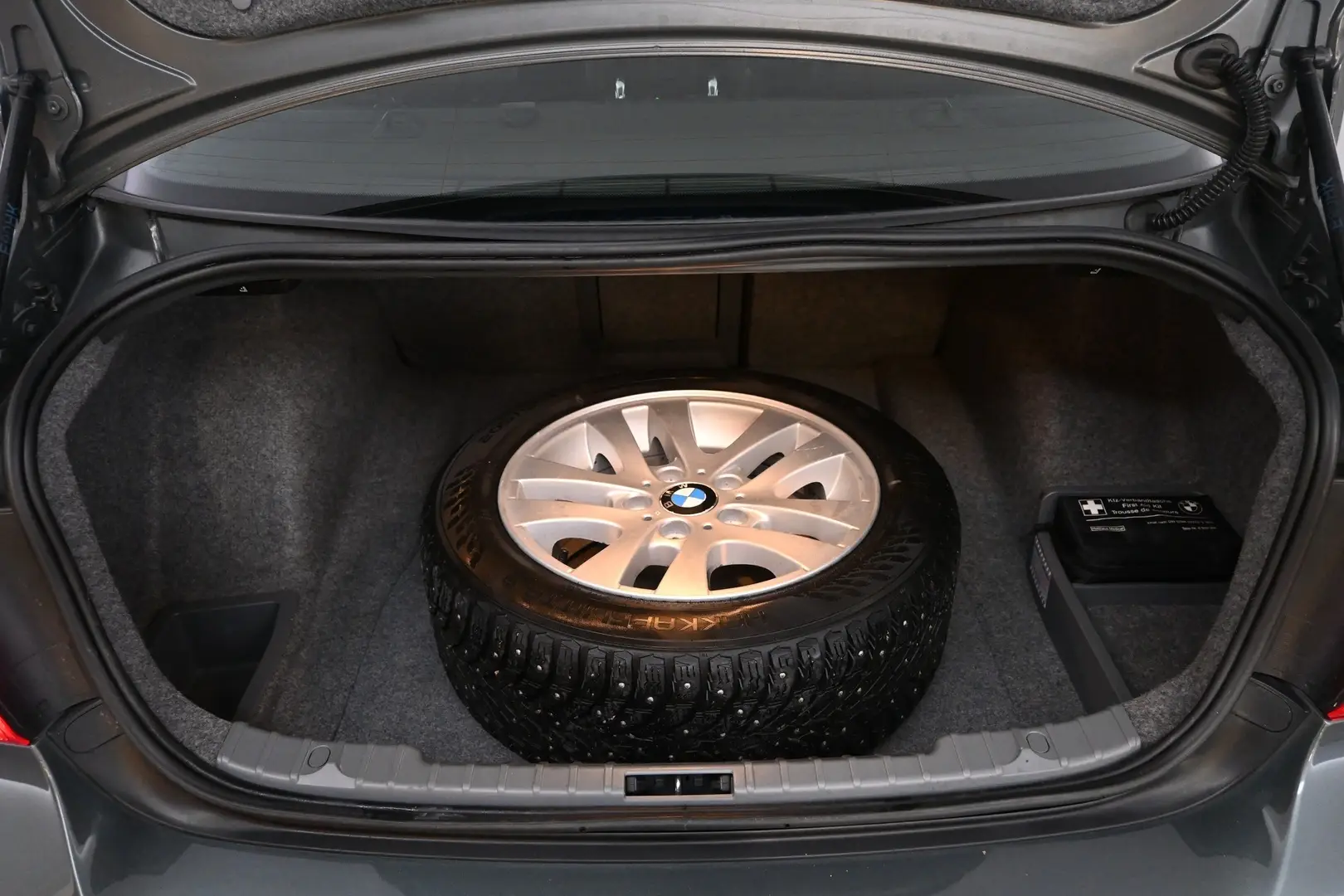 Car Image - 14RqUd3JJGyKiU7n9ujXxF