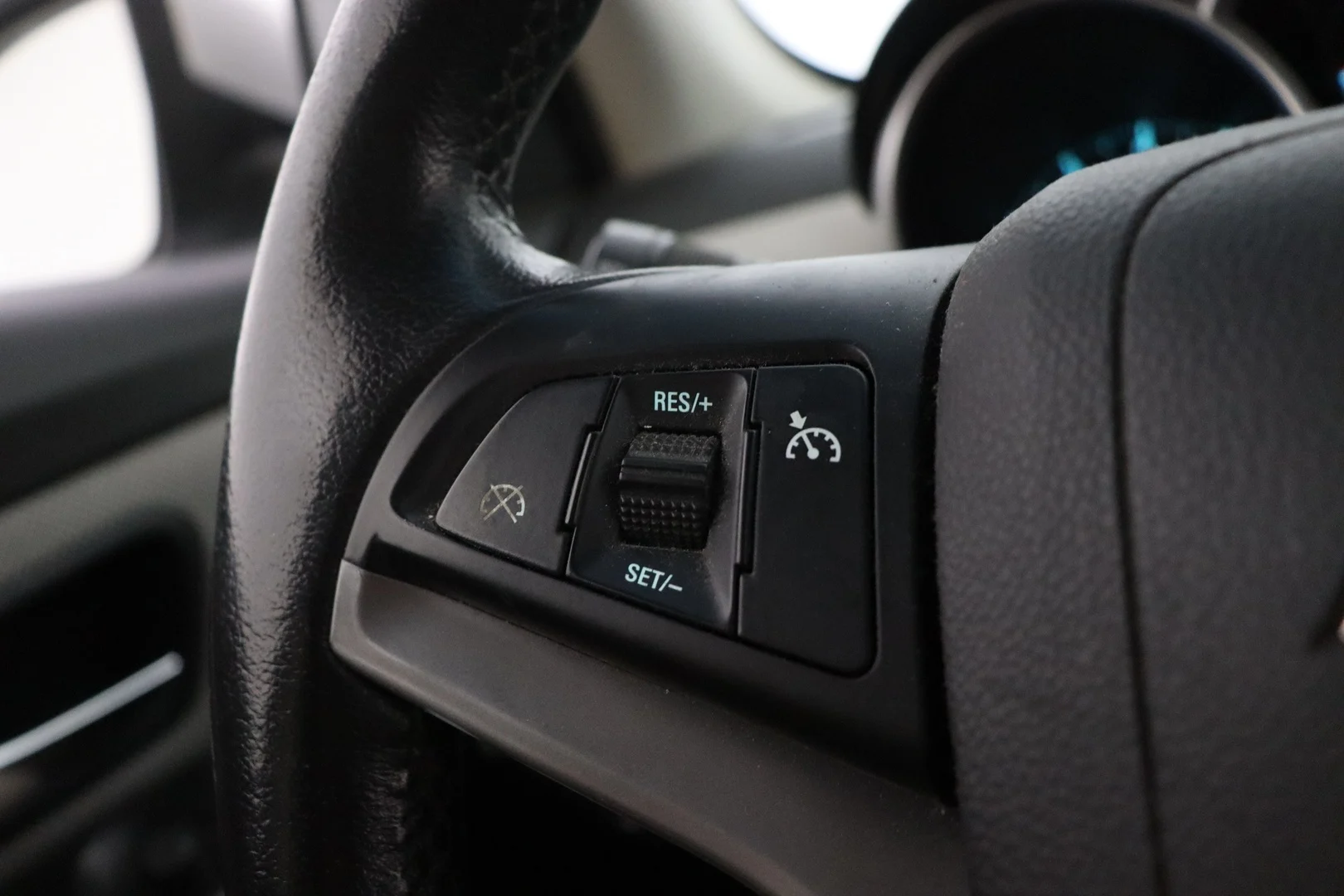 Car Image - 4x4F0N5S87a8vHvQwQIduD
