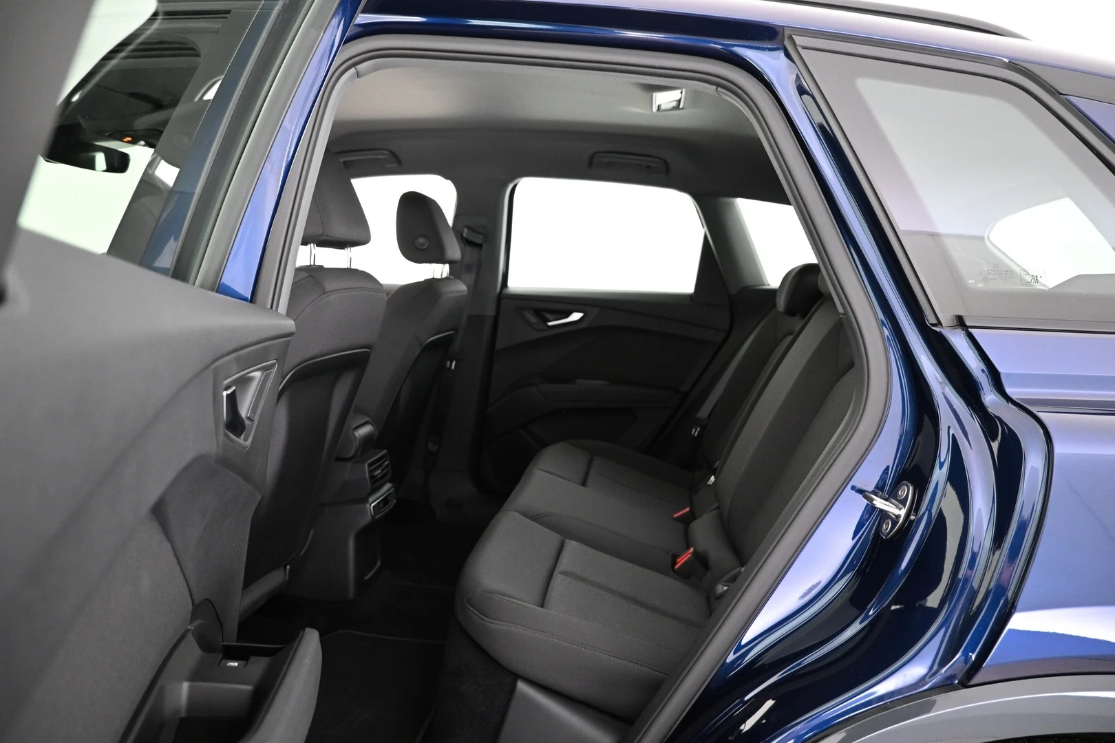 Car Image - 2Nv4tag3q4FU0wTNEM4YZb