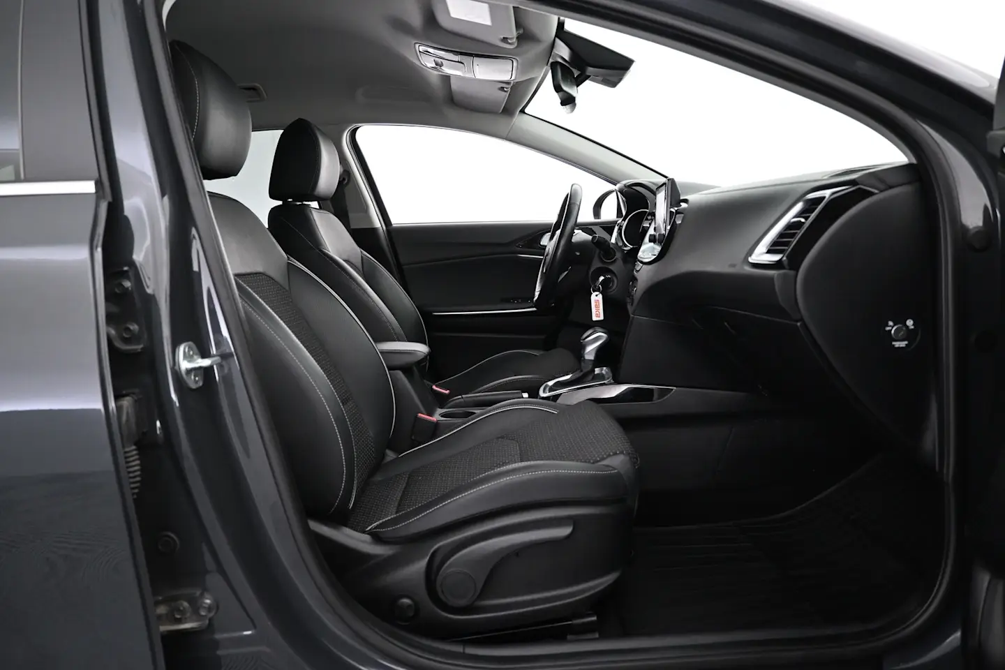 Car Image - 3KH5LOKrRfV4wihZgL7OrE