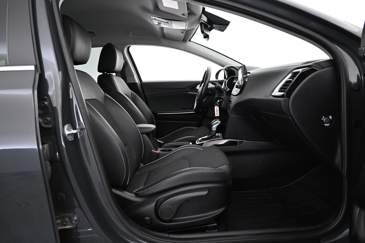 Car Image - 3KH5LOKrRfV4wihZgL7OrE