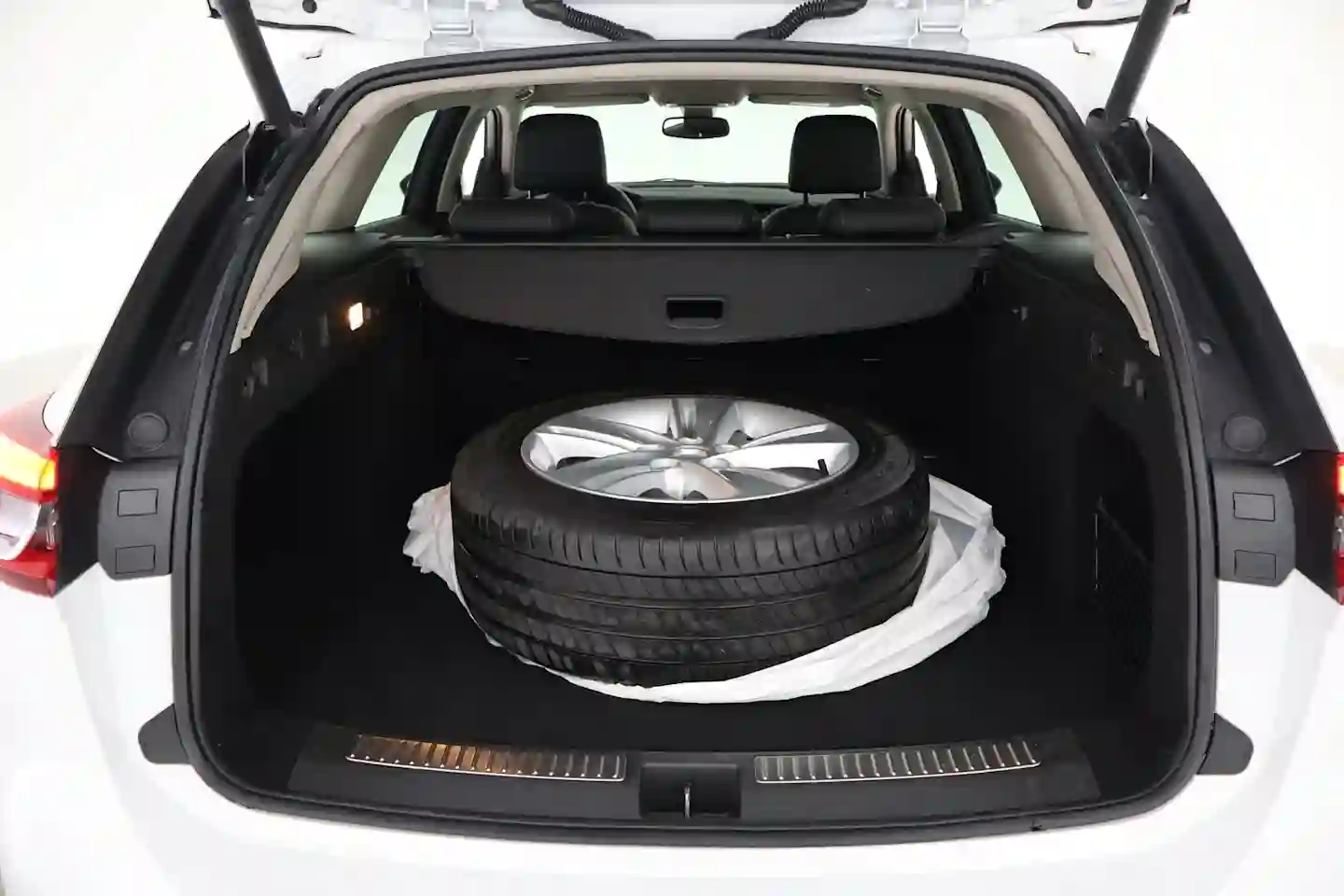 Car Image - 3S3XSbhTsrd5QHVchw0vdM