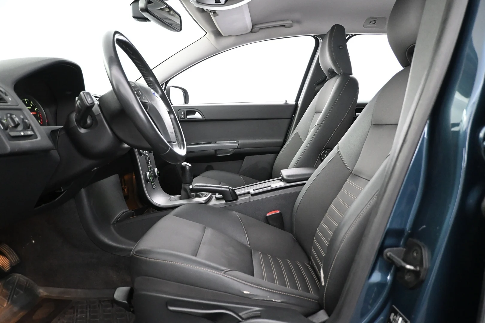 Car Image - 3y4KoNkvgp3gNbFCSdkDN4