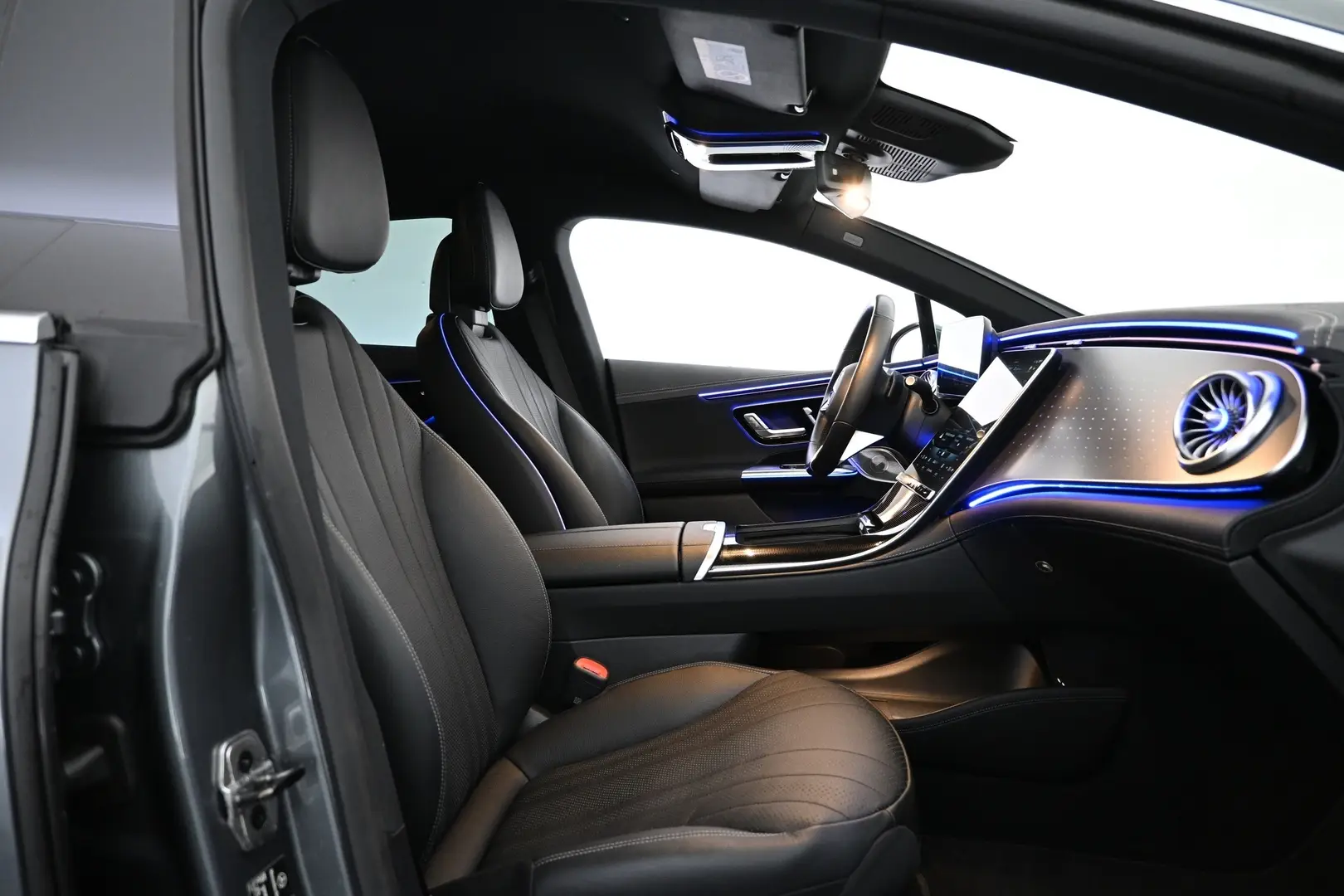 Car Image - 6YIXbFZZJ3sIInKeRDUZvl