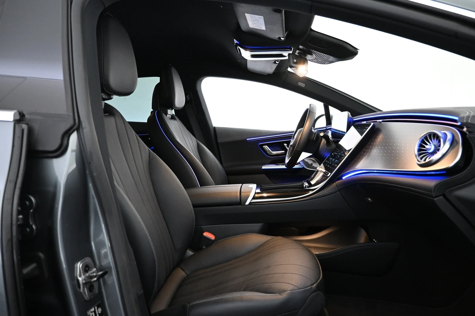 Car Image - 6YIXbFZZJ3sIInKeRDUZvl
