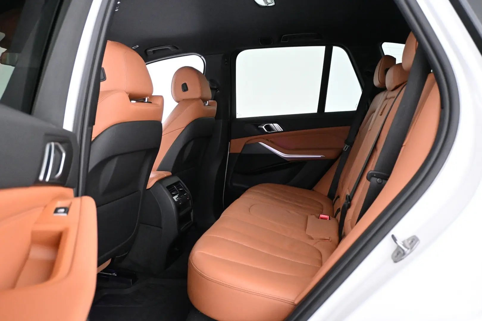 Car Image - 6mVqwibz5uIsBeg9JjJgAS