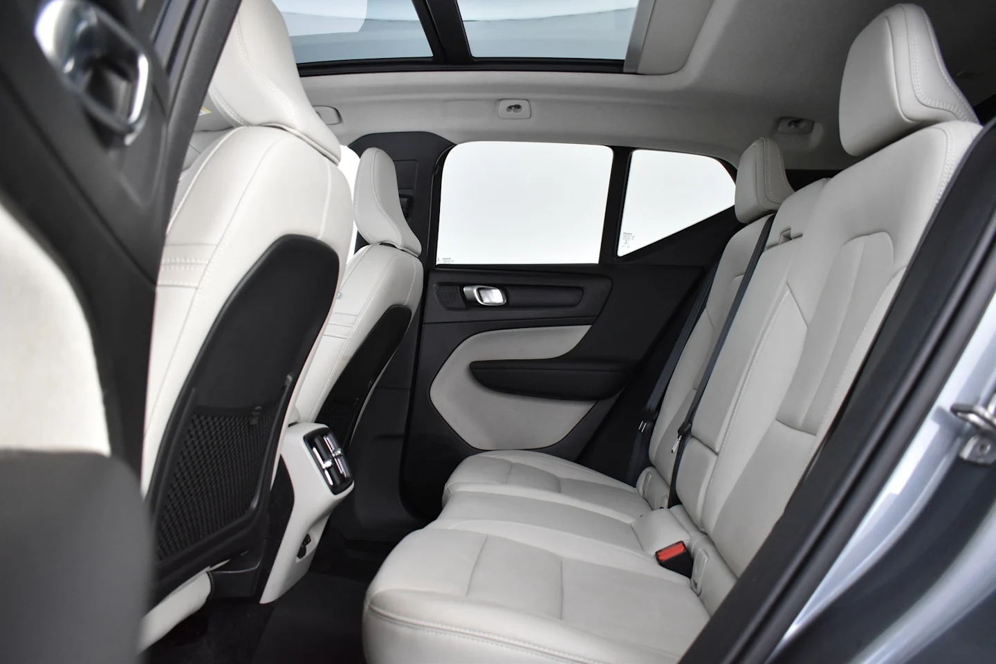 Car Image - 2QYuHWR5ifdTucruvestxd