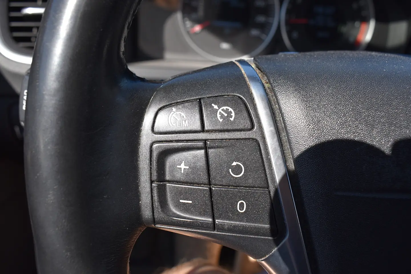 Car Image - 3VAOoOJK4pe8Td3CjpiIek