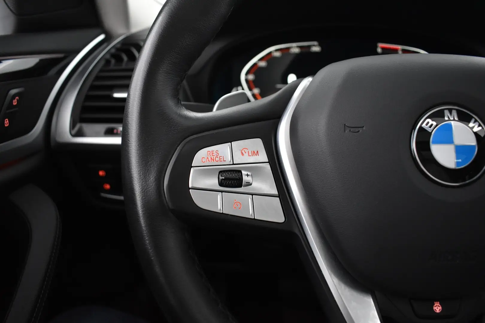 Car Image - 4dNVP0rMG39q8JESkqjCt4