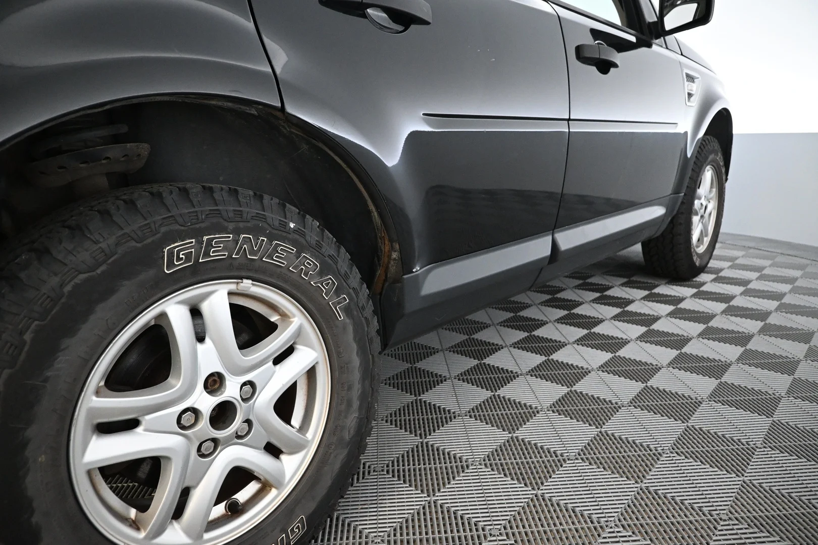 Car Image - y8b19UBveZa5VhH1bl4DX