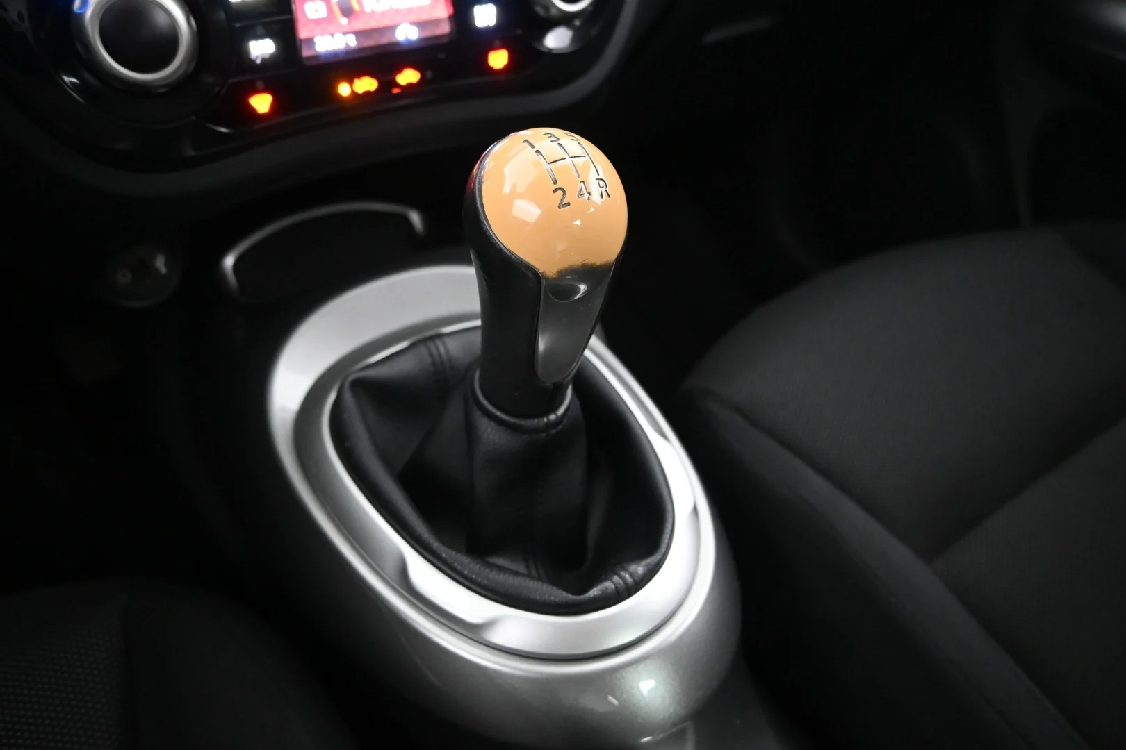 Car Image - 1HdjzY1sXjWrwh5t59UCVB