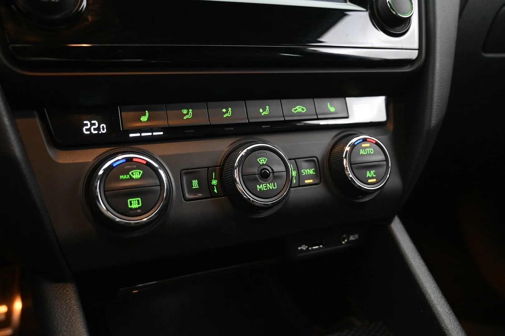 Car Image - 1YovOHW3QaEarbbtDP9Ac4