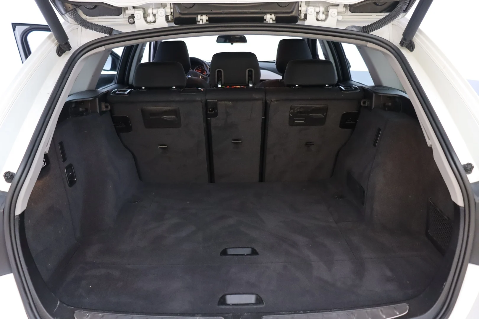 Car Image - BovnfXqaOtPt6O6tpQ6cM
