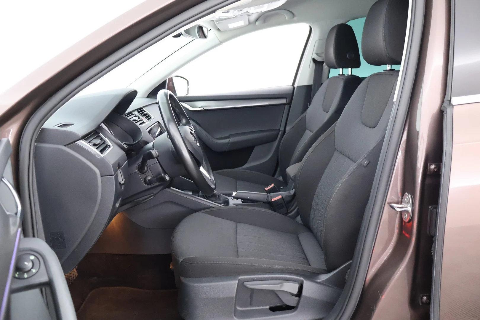 Car Image - fn9BFS38SKJxmYdHuAEc6