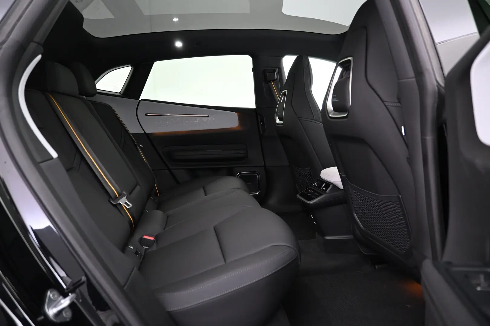 Car Image - Z4el73J9vVMLgCiWNs87r