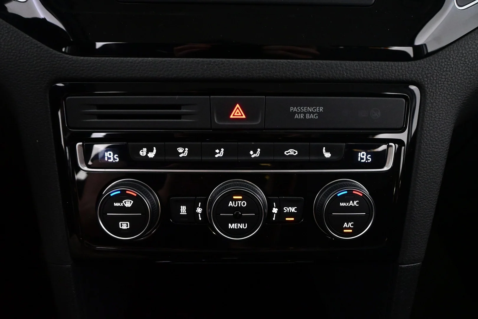 Car Image - 1Q7SWsKtUFw0lKjwgz7W6V