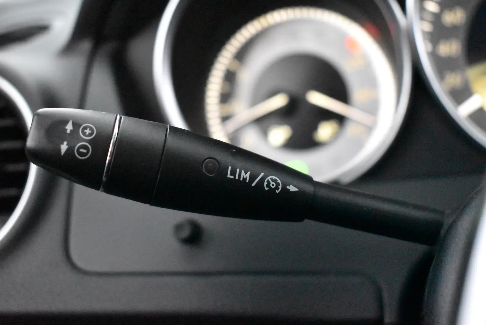 Car Image - 9pnsRtMAwZ7pae1Lvy67s