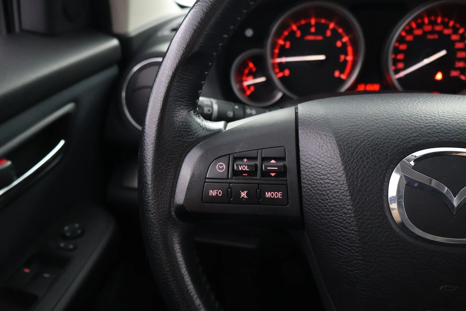 Car Image - 3GrwUmfxY2yJ4jL86DQ5Wg
