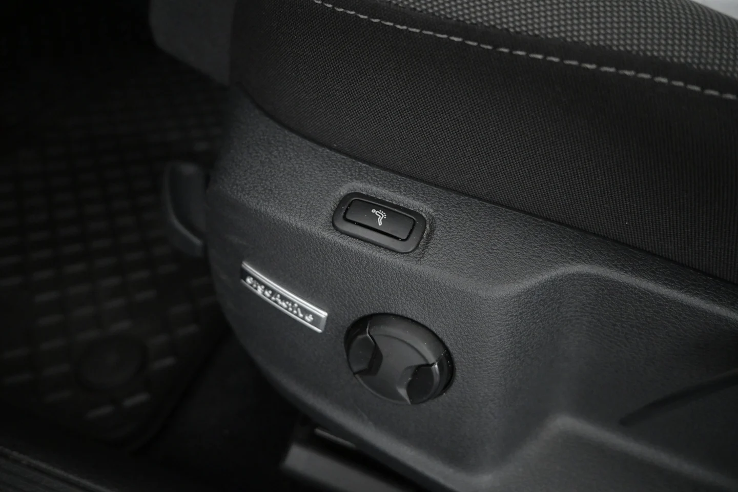 Car Image - 3ESnUwdMVgnO9mYlT9yH79