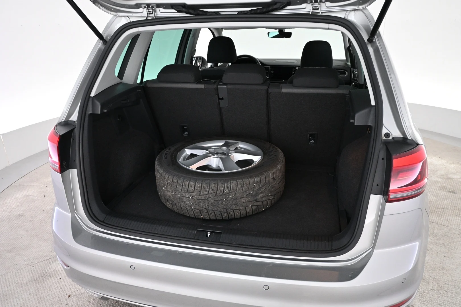 Car Image - 5tRHieHD8vVeXDfLnKZgJm