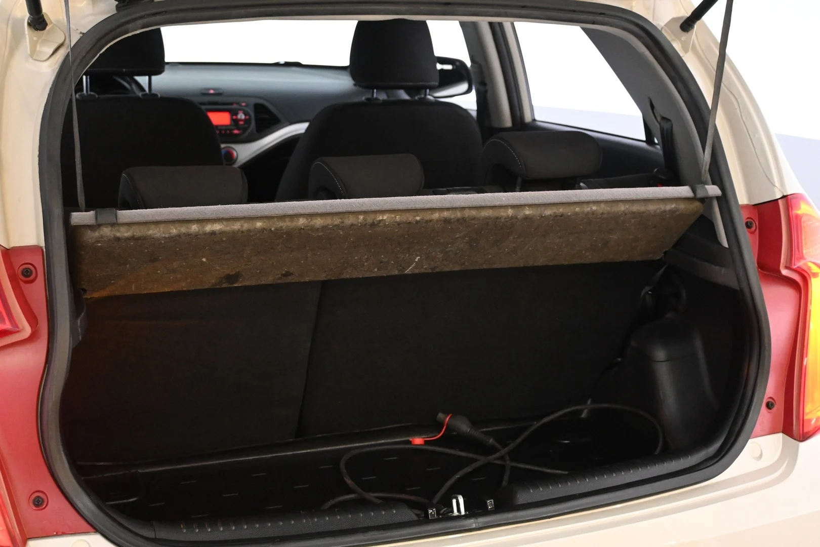 Car Image - 3SBWGIomatyZlpPiFDhFnL