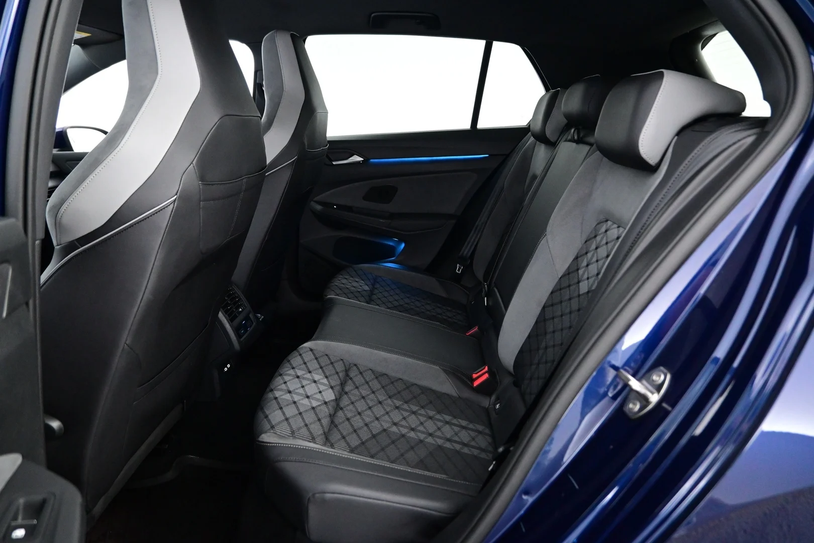 Car Image - 4cHKtE7hiRzsqXT4Dq0oZe