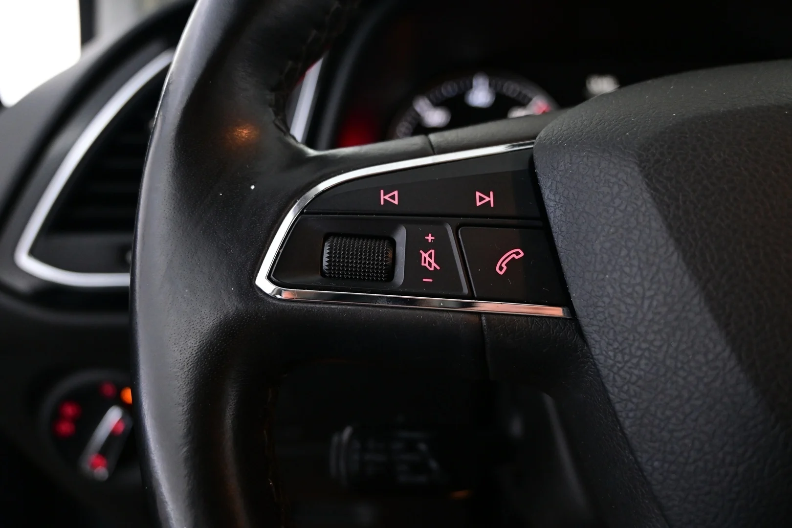 Car Image - JXXDgwWVhxrXqtBEXmkAt