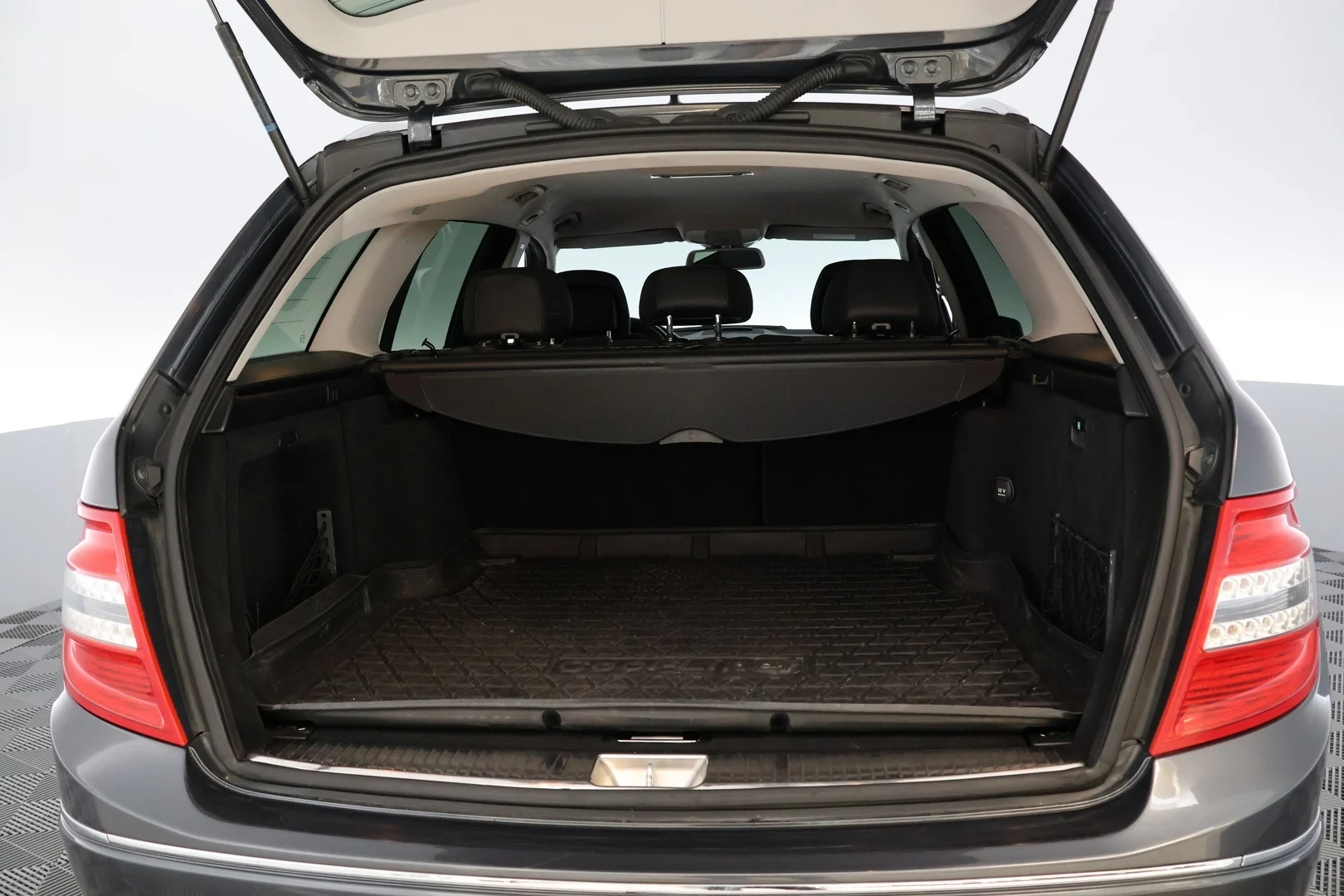 Car Image - 1HnOpsRJDrZT4IyJnHyH8T