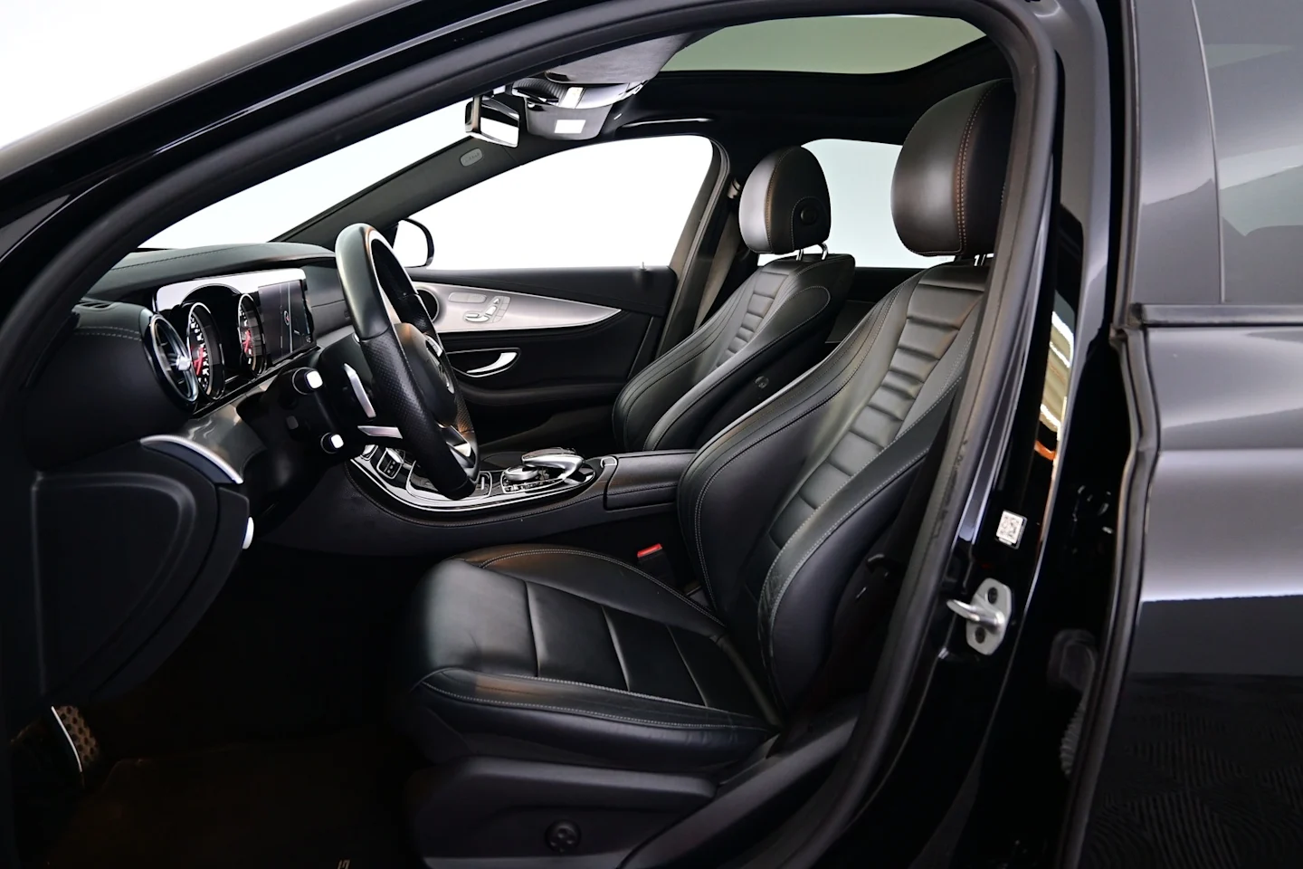 Car Image - 7IKRQO6GmrScPINeXgvHig