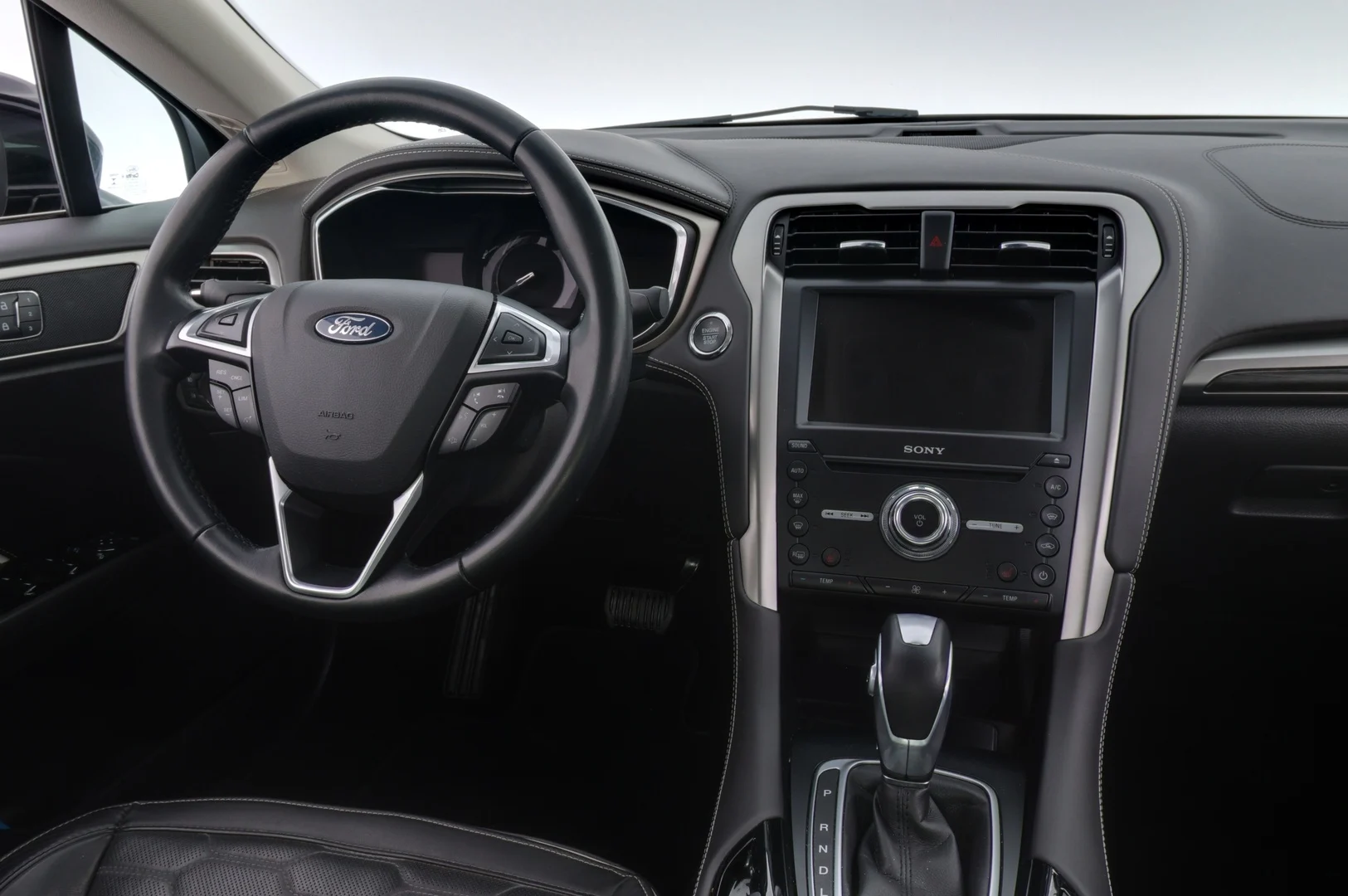 Car Image - J37JX0d9GIqPSzmJkN4bW