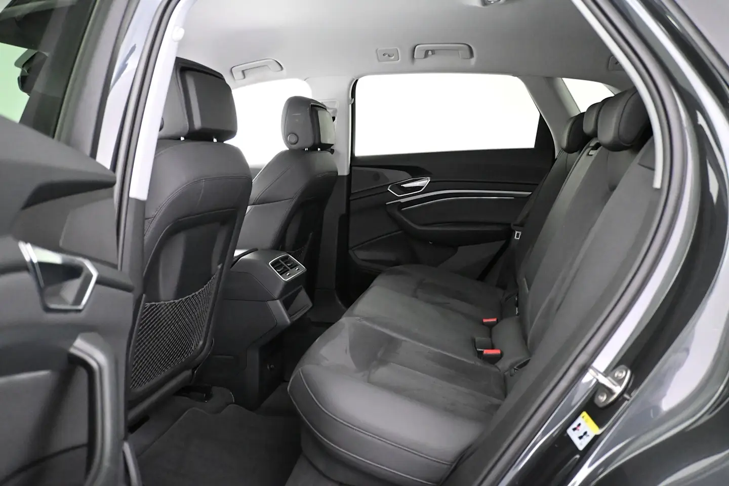 Car Image - 24sD6Bo5vEAe1jEE0vrRfv