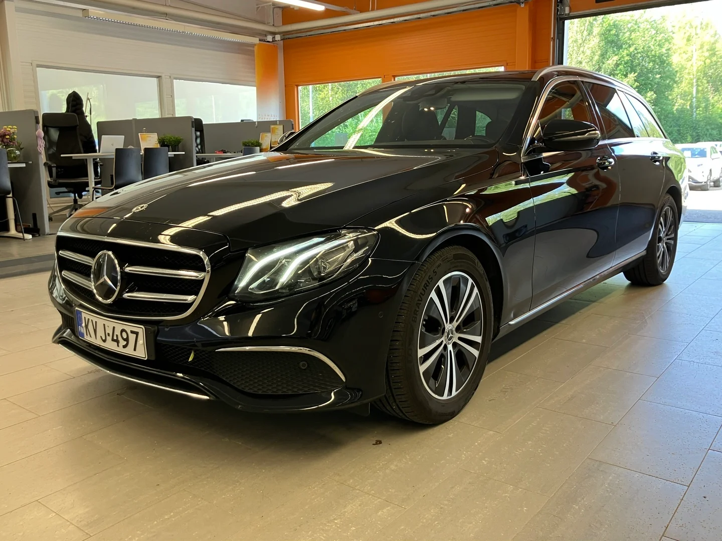 Car Image - 6VjXlgD2R0KEM7Y7V2fKGX