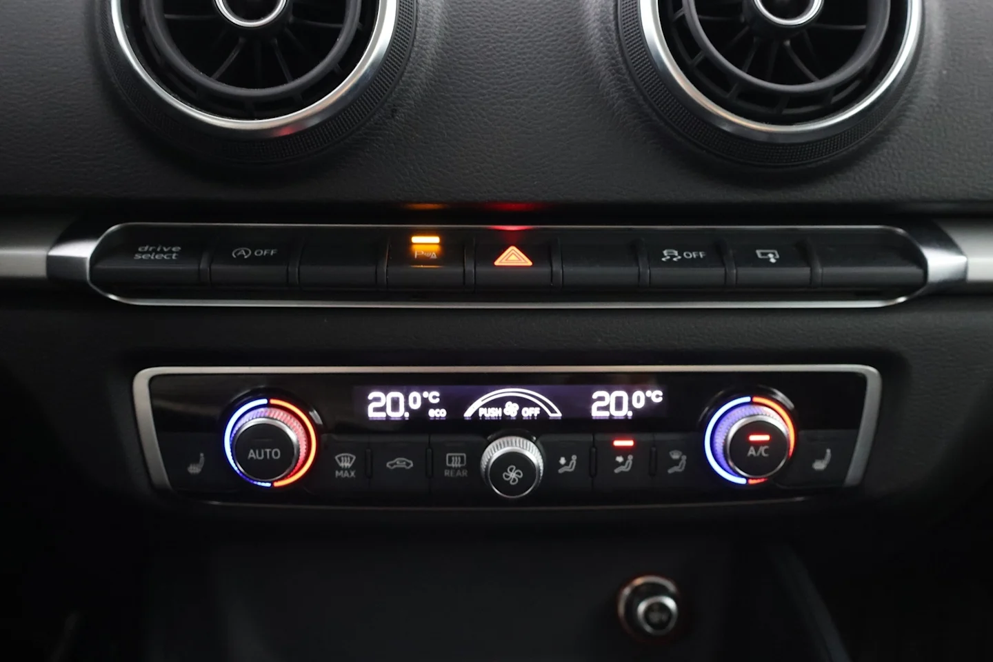 Car Image - 1ouab9NyI9EnHf3qT83dK7