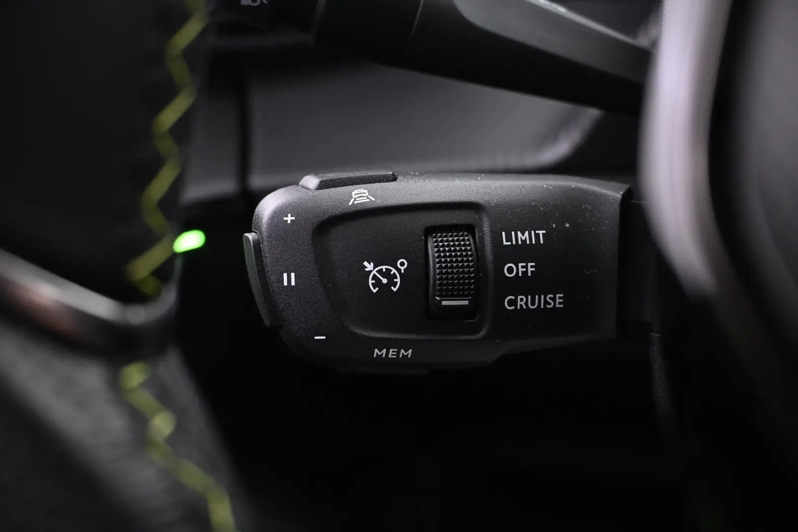 Car Image - 4LLyiRFU8da37QIWW3iq3a