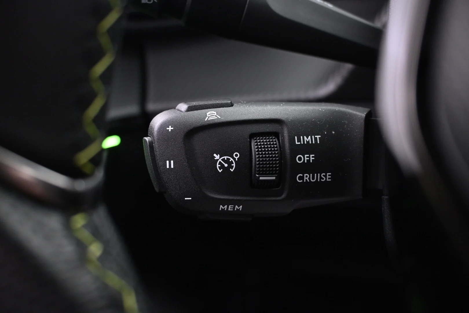 Car Image - 4LLyiRFU8da37QIWW3iq3a
