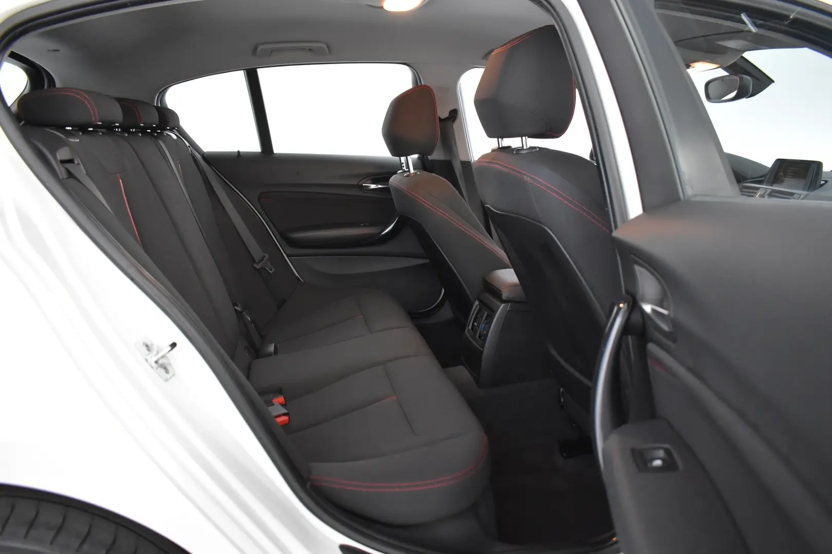 Car Image - 015qMaFzUS5cYX4MNgJ1Ao