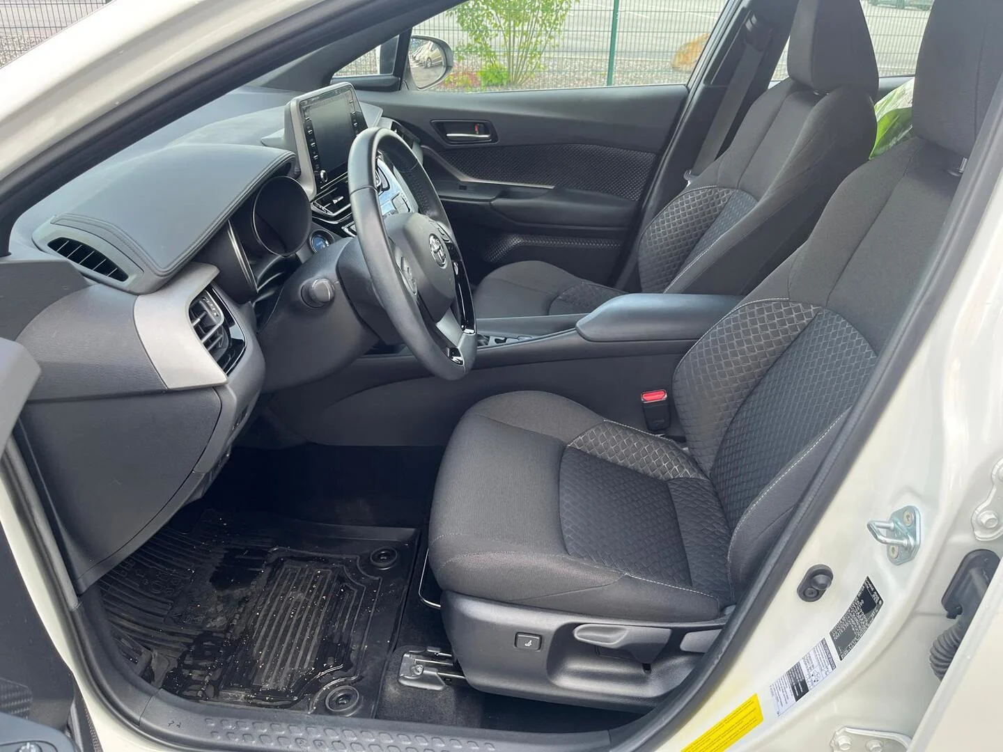 Car Image - 24WGbMxX32pRmBv47OAmyt