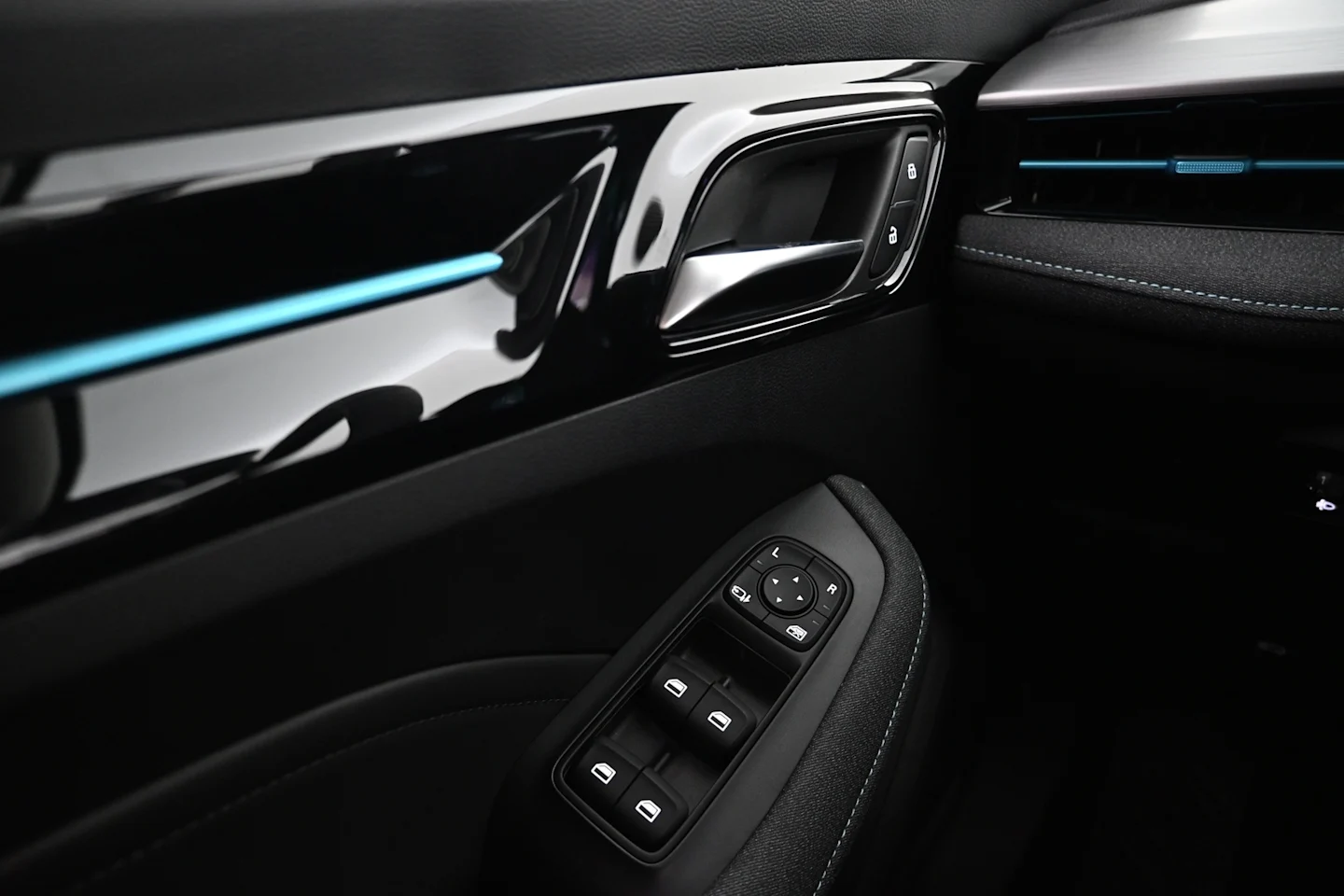 Car Image - 3ep1j7HUc3a6TjGtDh9c3I