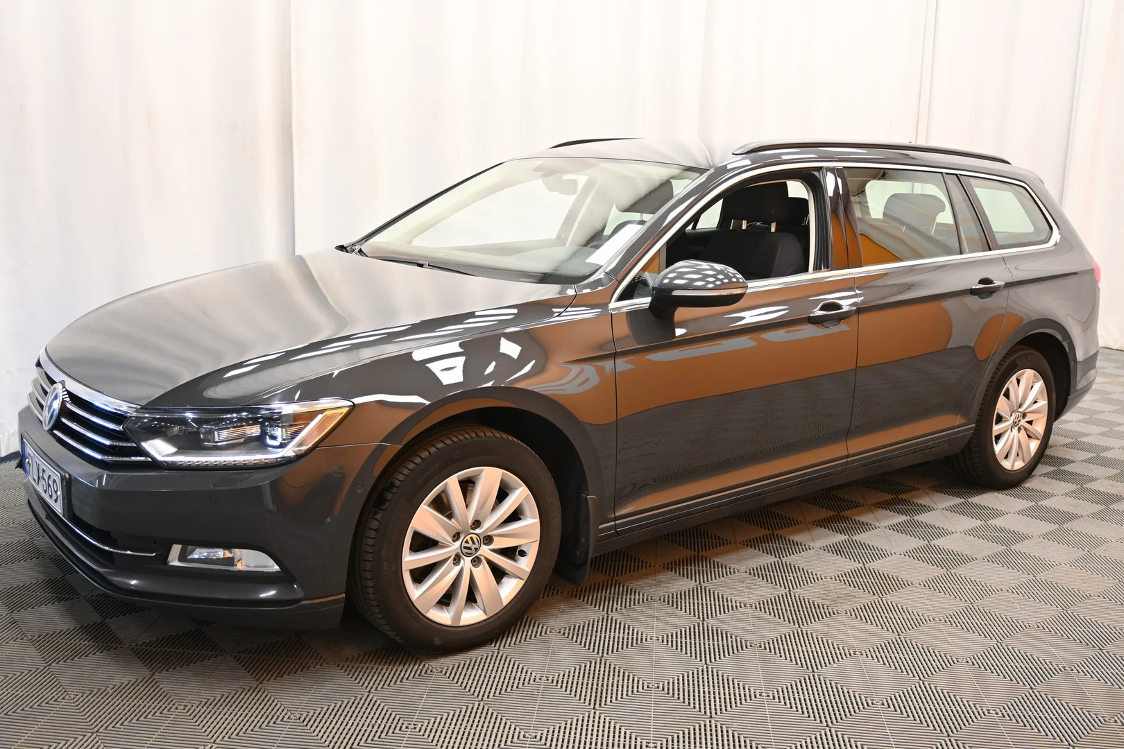Car Image - 4lIMgOC5v5BJzDkQNsHO8b